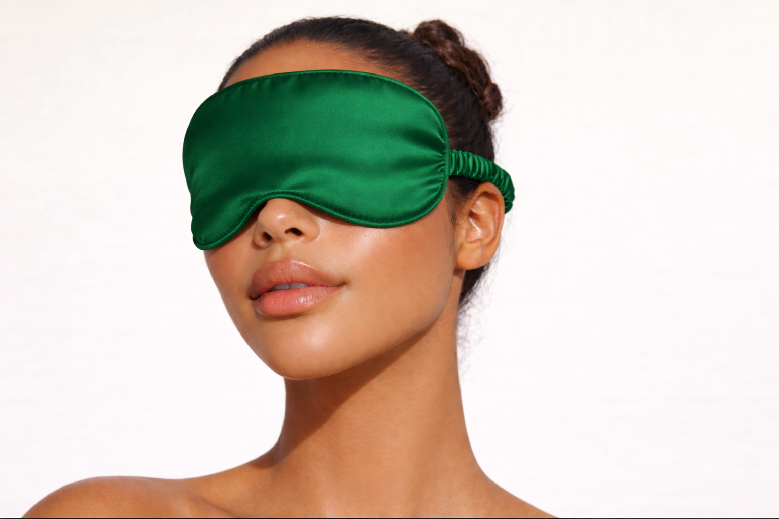 Essential Mulberry Silk Mask — Emerald