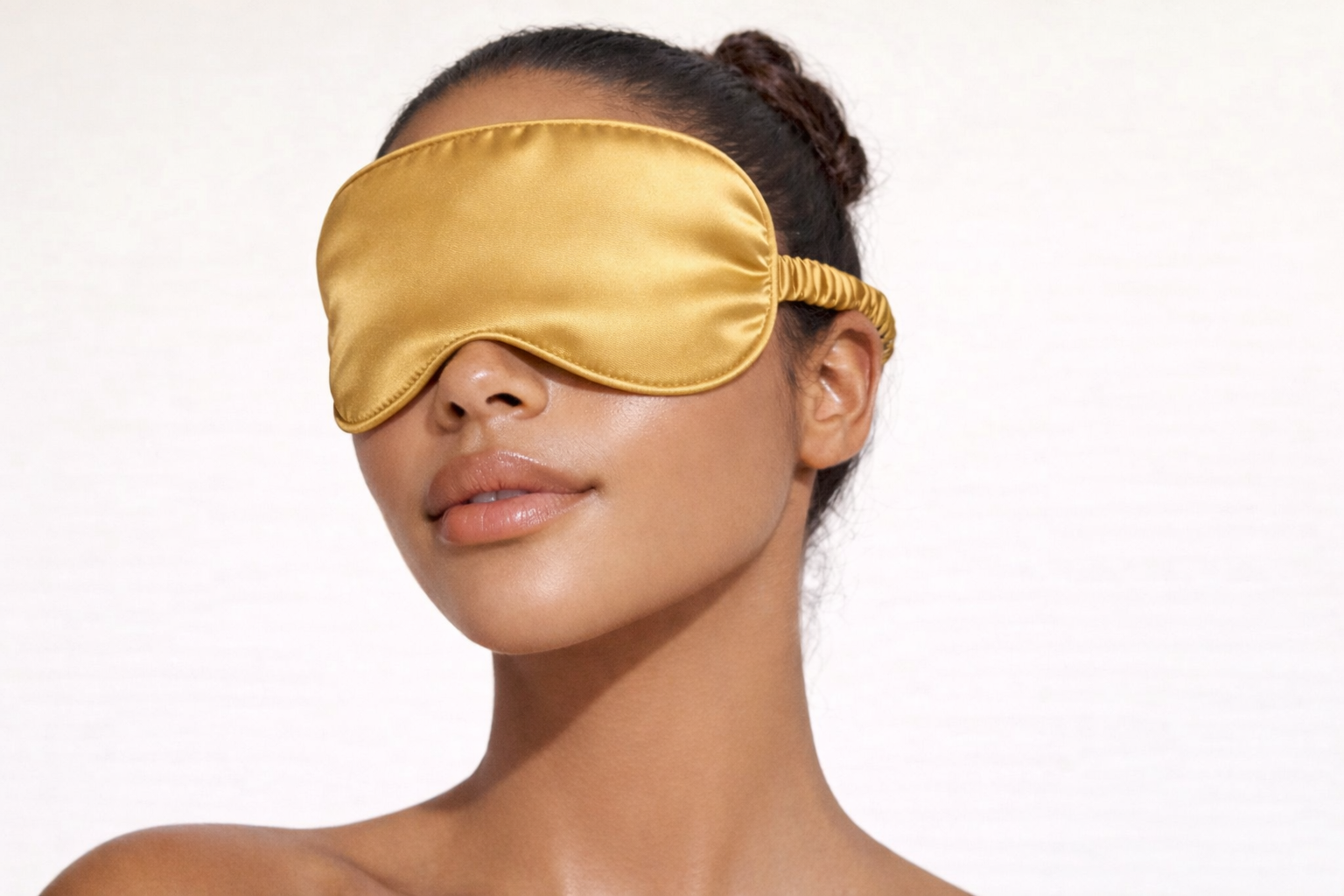 Essential Mulberry Silk Mask — Soft Champagne